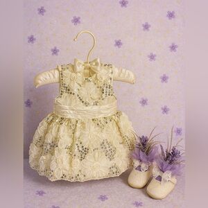 Gorgeous Gold Shimmering Centerpiece for baby shower, little girls birthday